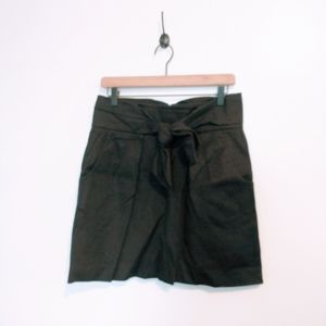 Cynthia Steffe size 6 black fit and flare skirt with bow in the front